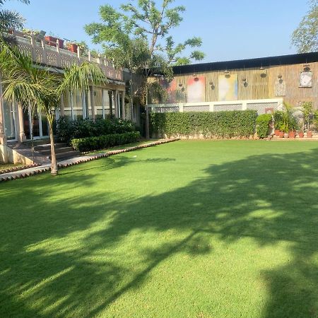 Hotel Cedar Jaipur Dış mekan fotoğraf